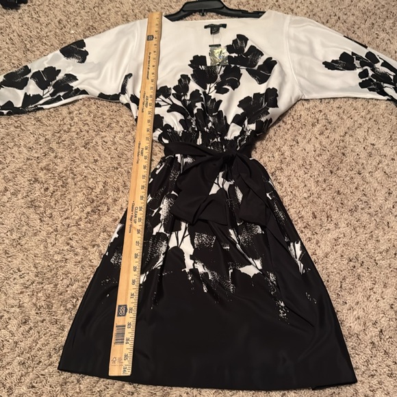 White House Black Market Monochrome Leaf Print Dress - Picture 10 of 10